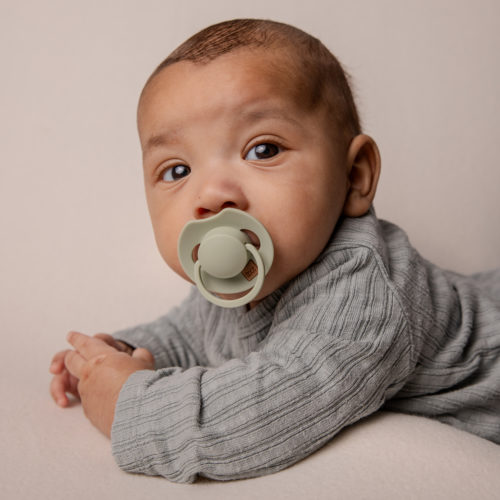 Difrax Dynamic Snuð Prime 0-6 mánaða 2 í boxi - Coconut/Pistachio - Image 4