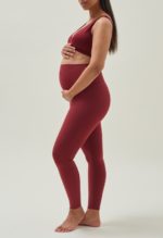 Boob Yoga leggings Red - Image 3